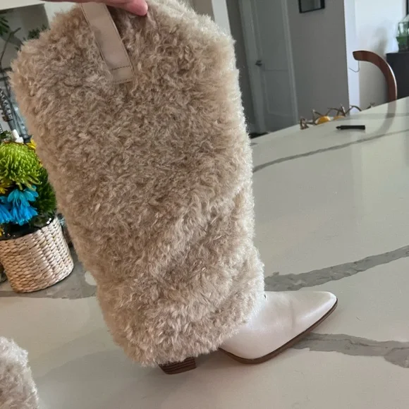 Brand new never worn faux fur foldover boot pointed toe, stacked block heel - Picture 6 of 12